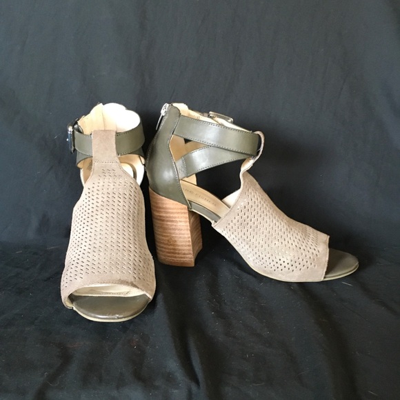 Marc Fisher Shoes - 🔥 FIRE SALE 🔥 WOMEN’S Pretty Taupe MARC FISHER HIGH HEEL SANDLE SHOE sz 8